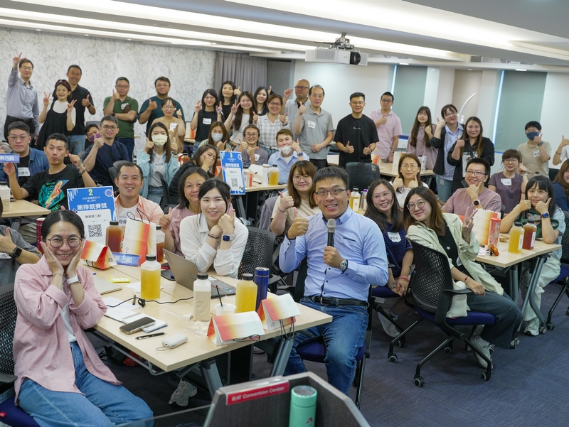 定期舉辦工作坊,強化思考與辨識的能力